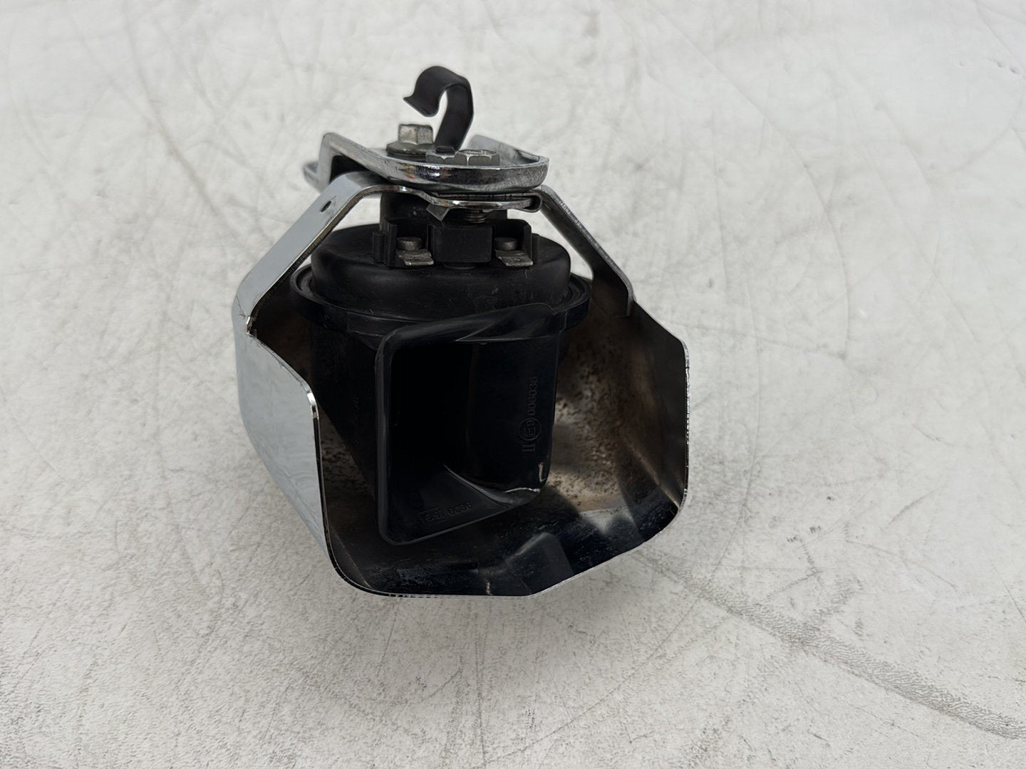2010 Harley Street Glide Touring FLHX OEM Horn Signal Klaxon Chrome Cover