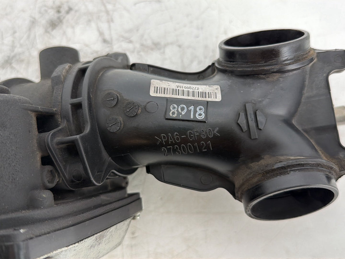 2019 Harley Touring FLHT Electra Glide OEM Engine Intake Manifold Throttle Body