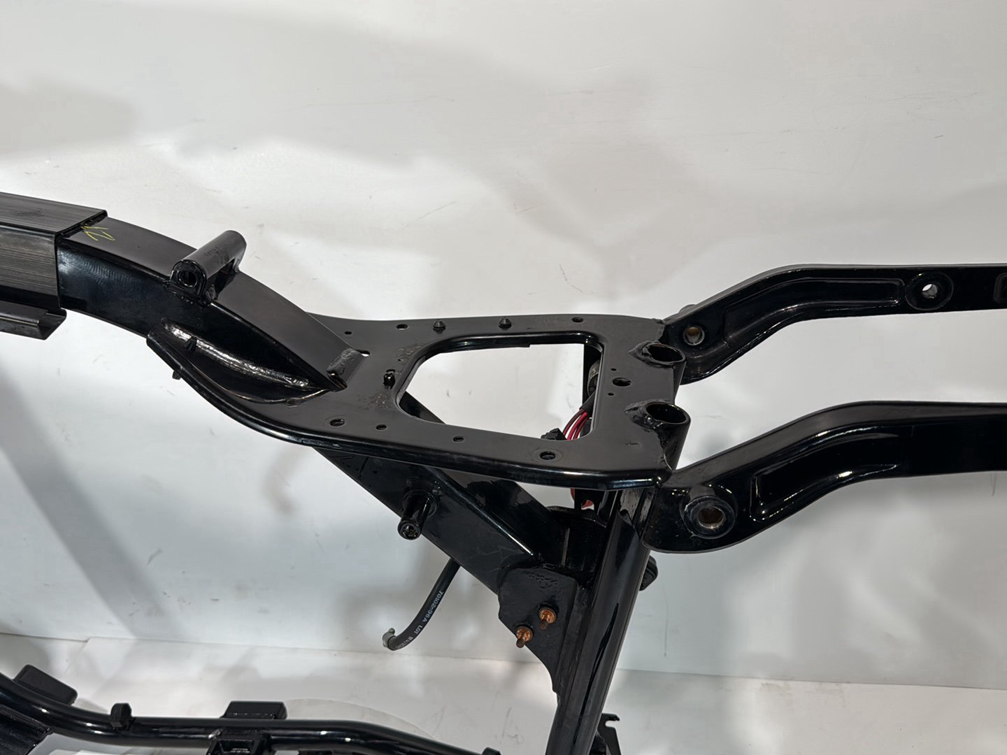 1999 - 2006 Harley-Davidson Dyna Super Glide Body Main Frame Chassis SLVG 47456-04BHP