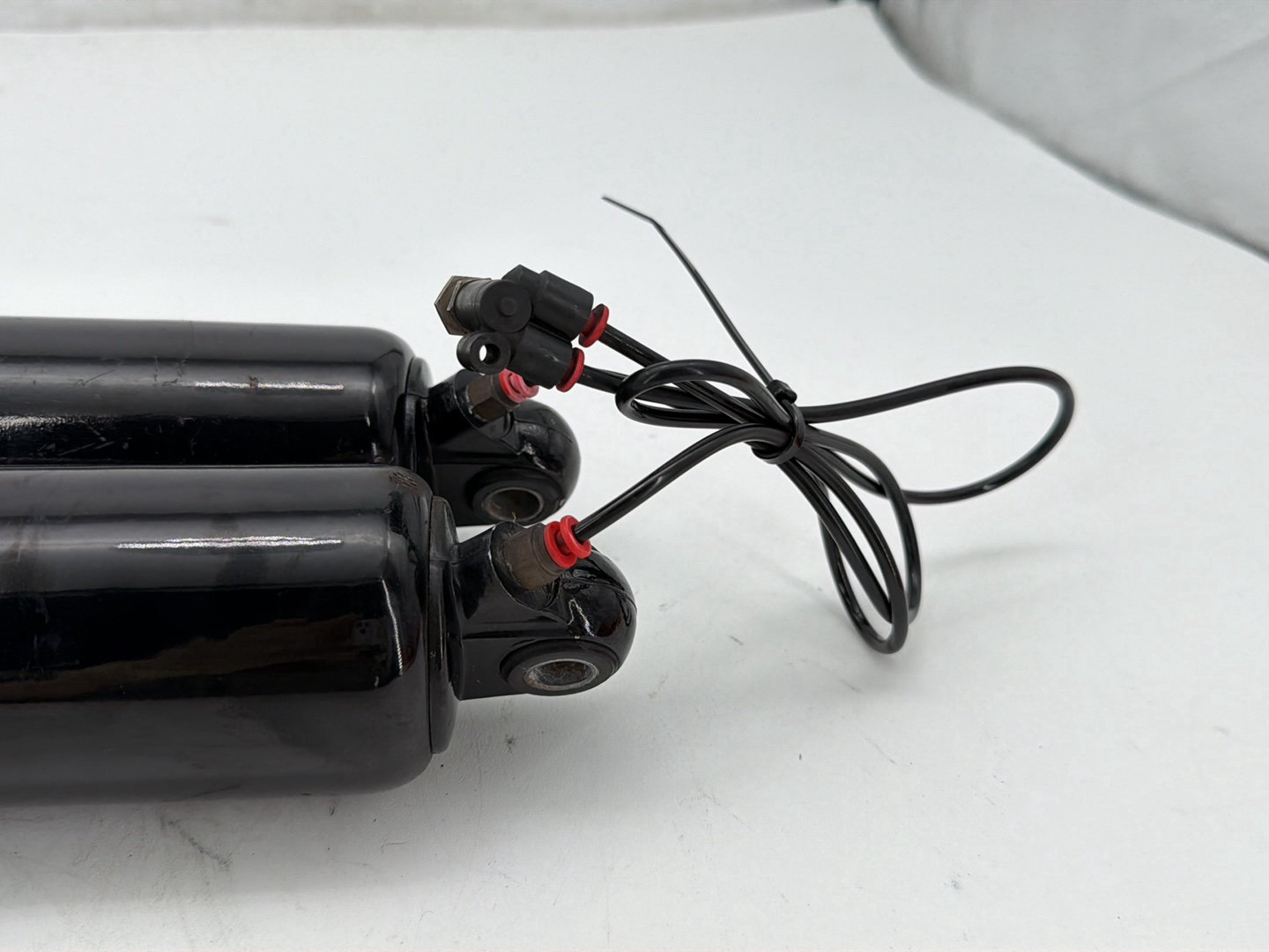 2003 Harley Road King Touring FLHRCI Classic OEM Rear Left Right Shock Absorbers