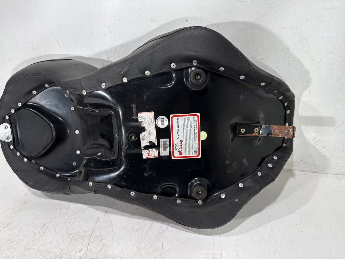 2006 Harley Road King Touring Custom Passenger Rider Driver Seat Saddle MUSTANG