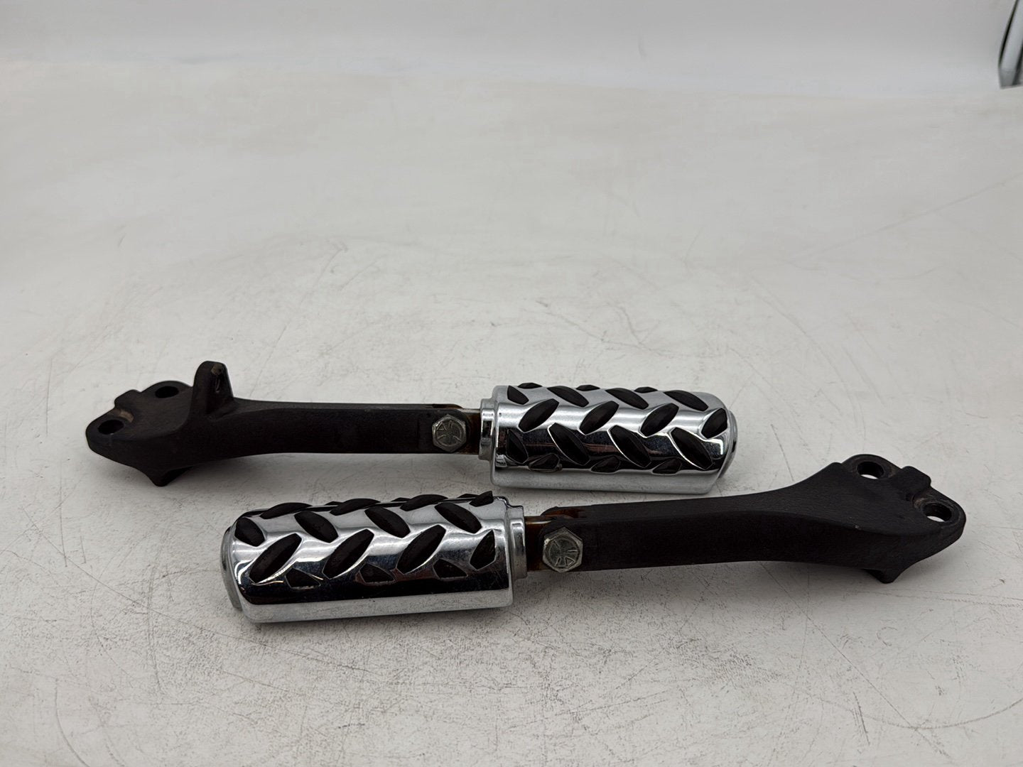 1999 - 2006 Harley-Davidson Dyna Super Glide Passenger Left & Right Foot Pegs 49224-06