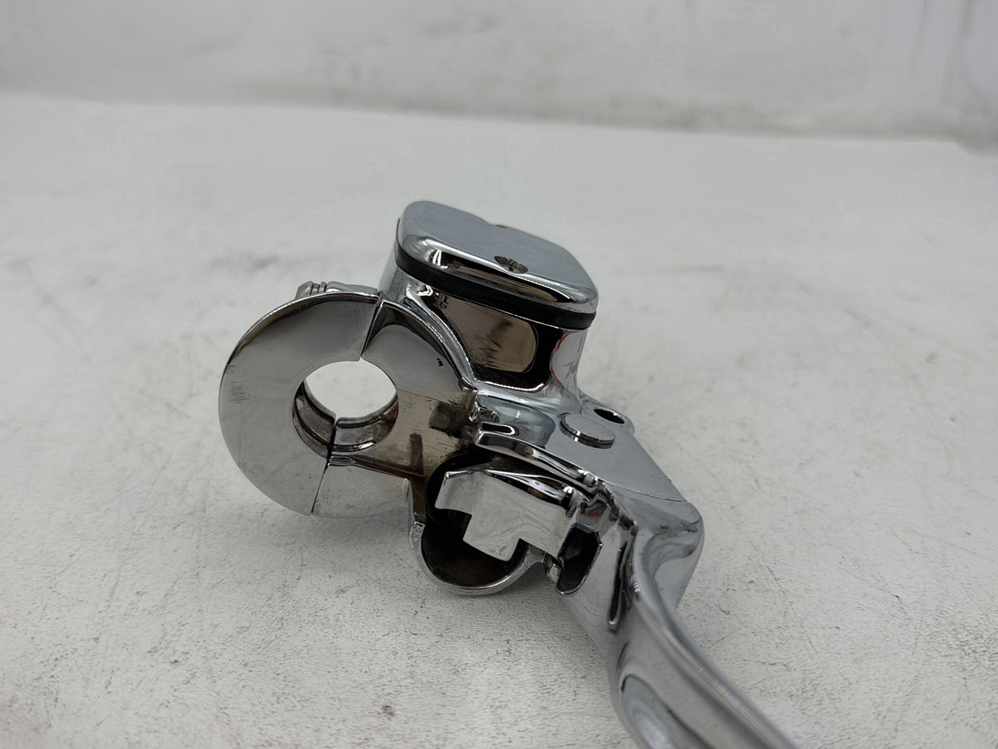 07 Harley Street Glide Touring FLHX OEM Front Right Brake Lever Master Cylinder
