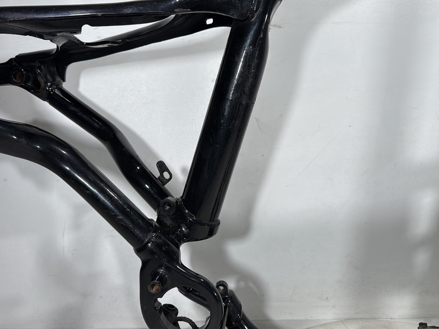 2004 Harley Sportster XL883C 883 Custom OEM Body Main Frame Chassis SLVG