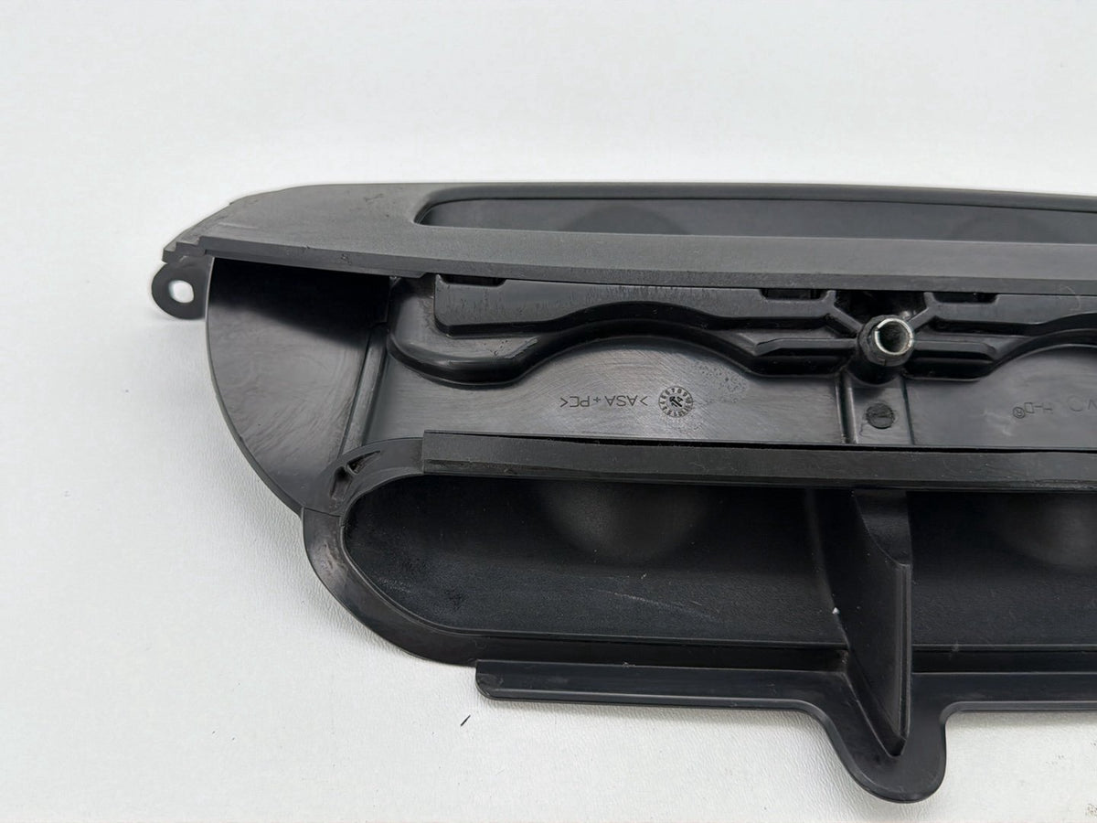 2014 Harley Electra Glide Touring Ultra OEM Front Inner Fairing Air Duct Vent