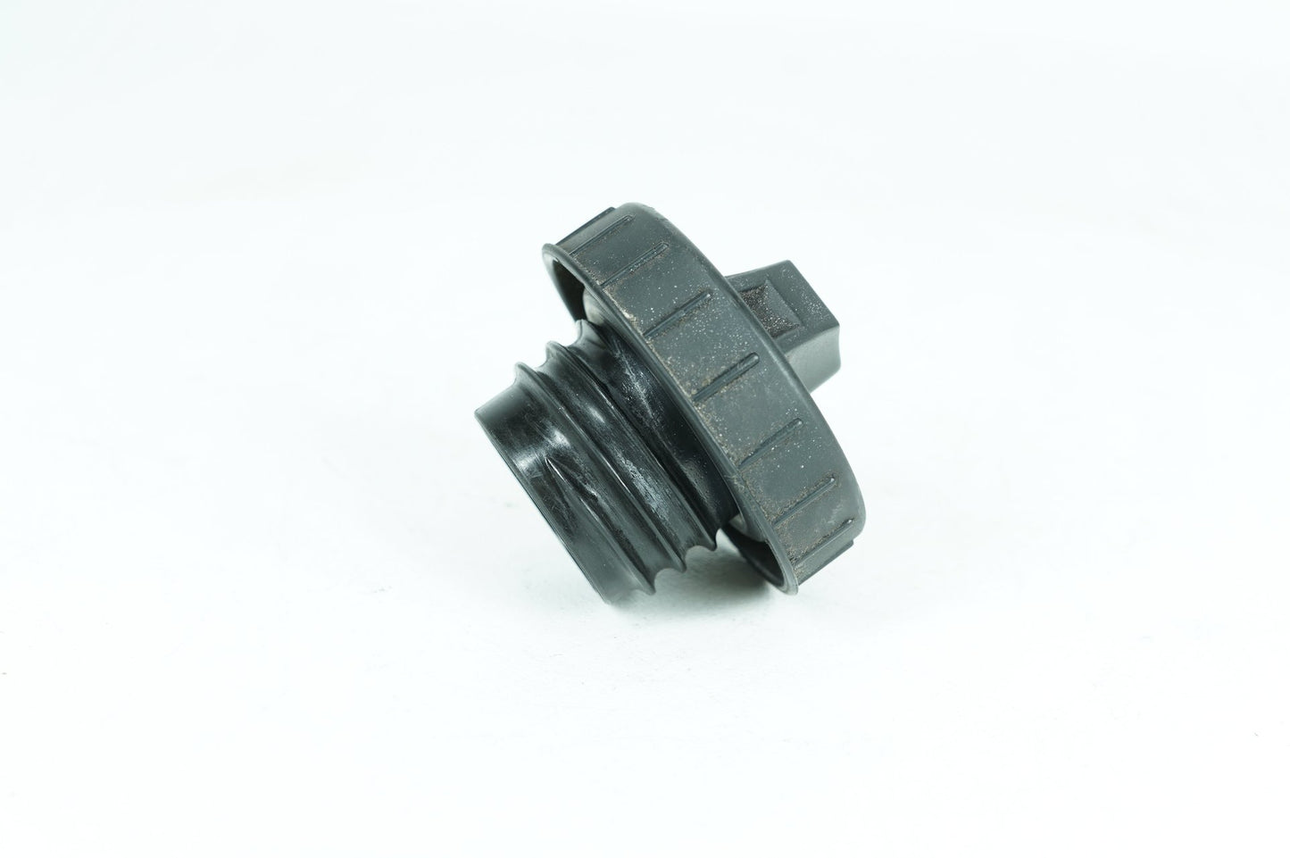 1999 - 2006 Harley-Davidson Touring Electra Glide Classic Fuel Gas Tank Cap Bushing Hub 61274-92