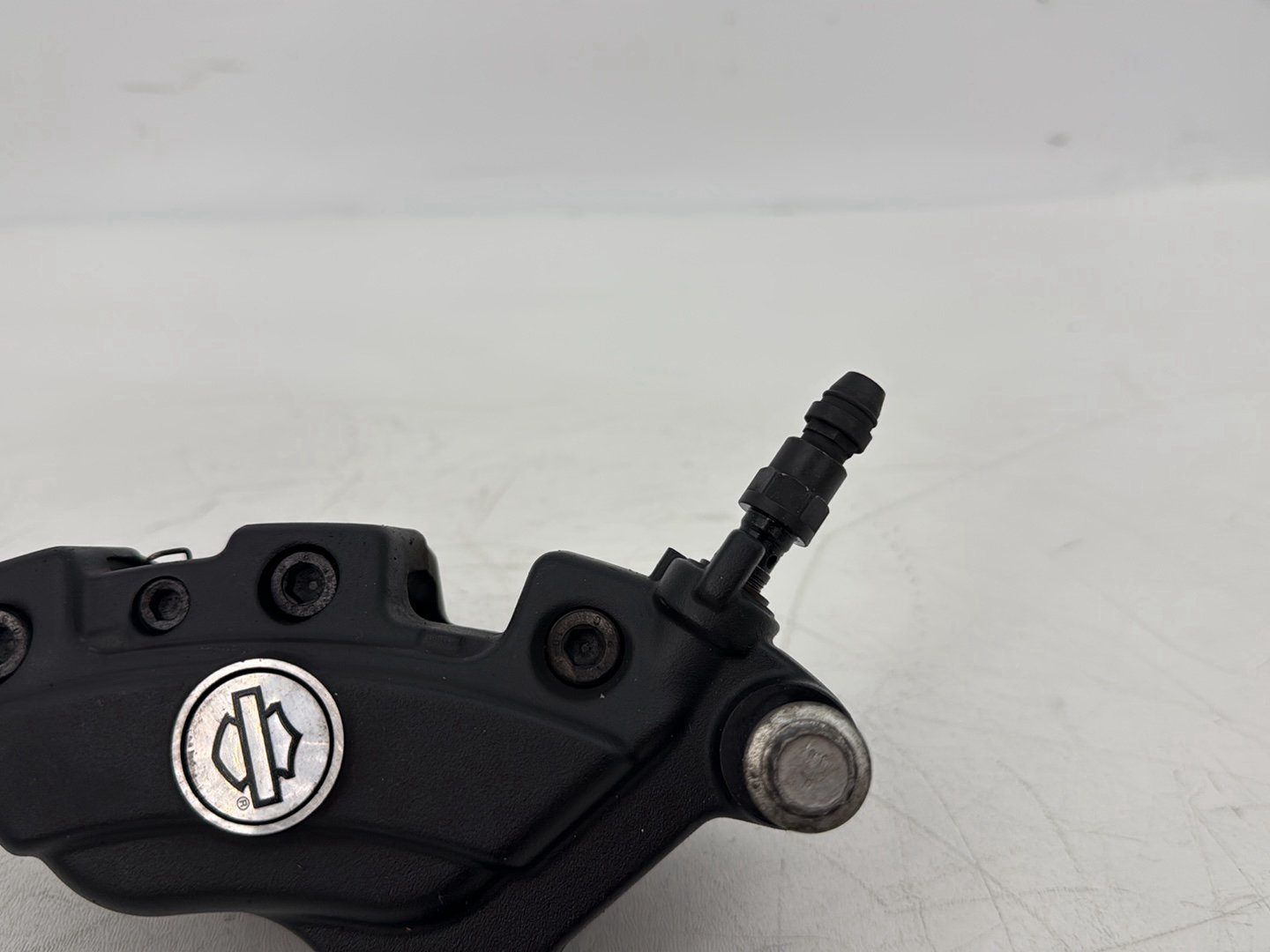 2015 Harley Touring FLHXS Street Glide OEM Front Right 1 Brake Caliper