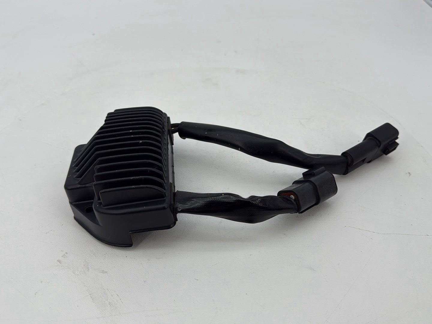 1999 - 2006 Harley-Davidson Dyna Low Rider Voltage Regulator Rectifier  74631-04