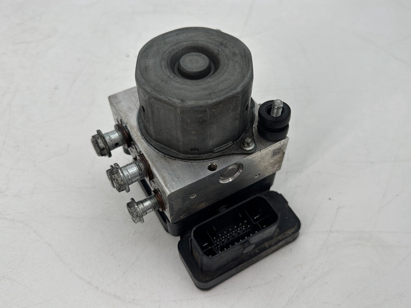 2008 - 2016 Harley-Davidson Touring Electra Glide Ultra ABS Brake Pump & Control Module 41001197