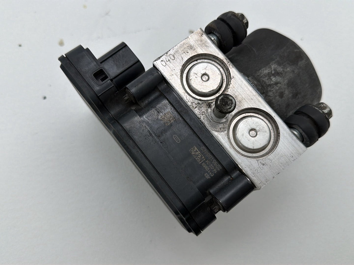 2014 Harley Electra Glide Touring Ultra OEM ABS Brake Pump & Control Module