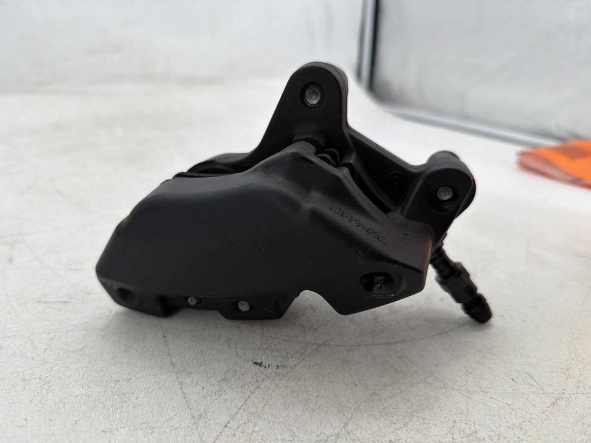 2013 Harley Electra Glide Touring FLHTCU OEM Front Right 1 Brake Caliper