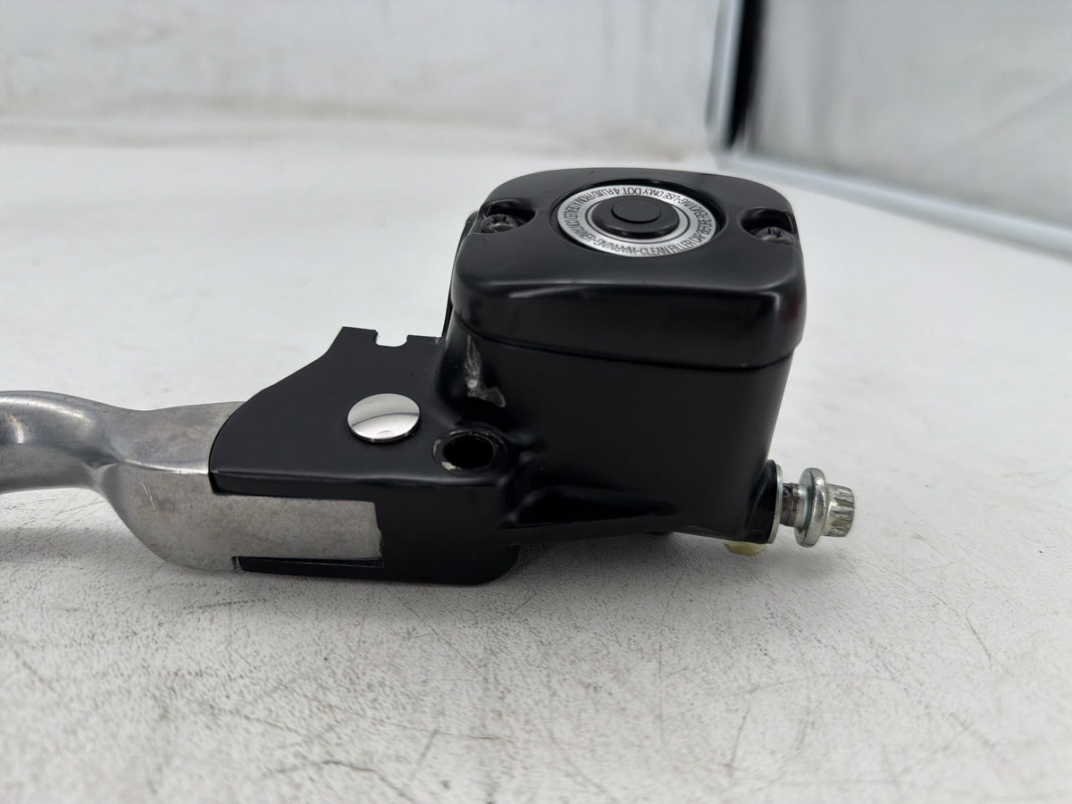 06 Harley Street Glide Touring FLHX OEM Front Right Brake Lever Master Cylinder