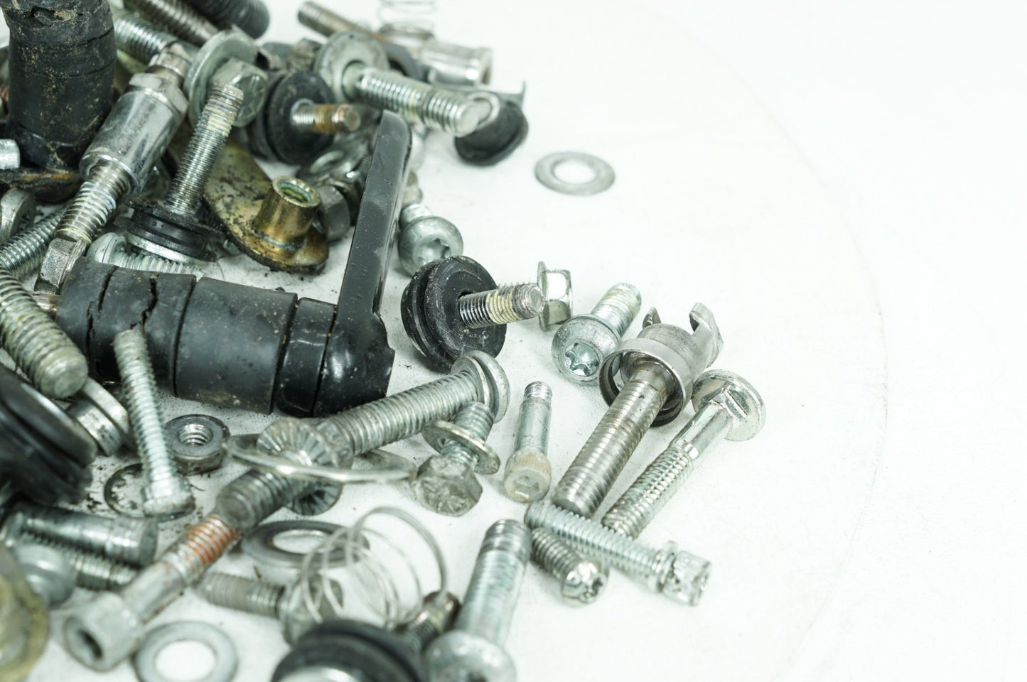 1999 - 2006 Harley-Davidson Softail Heritage Classic Hardware Bolts Nuts & Brackets