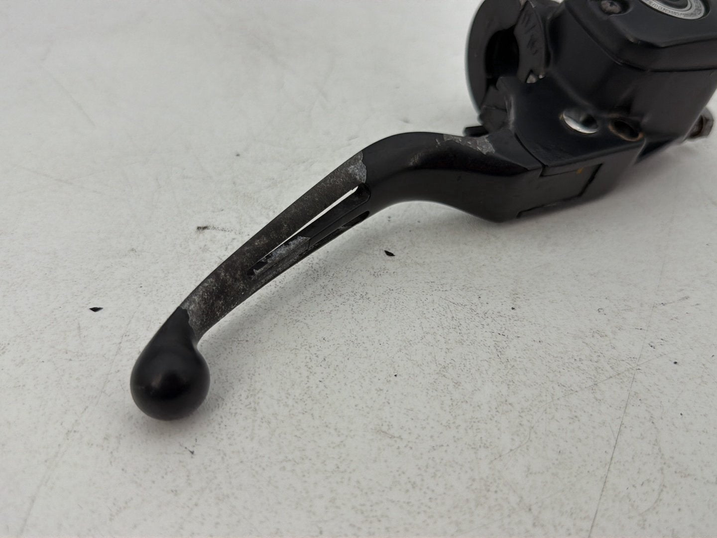 2007 - 2012 Harley-Davidson Touring Street Glide Front Right Brake Lever Master Cylinder 45105-05A