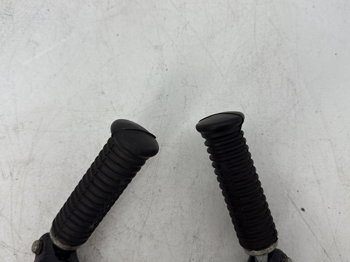 2009 Harley Sportster 883 Low XL883L OEM Passenger Left & Right Foot Pegs