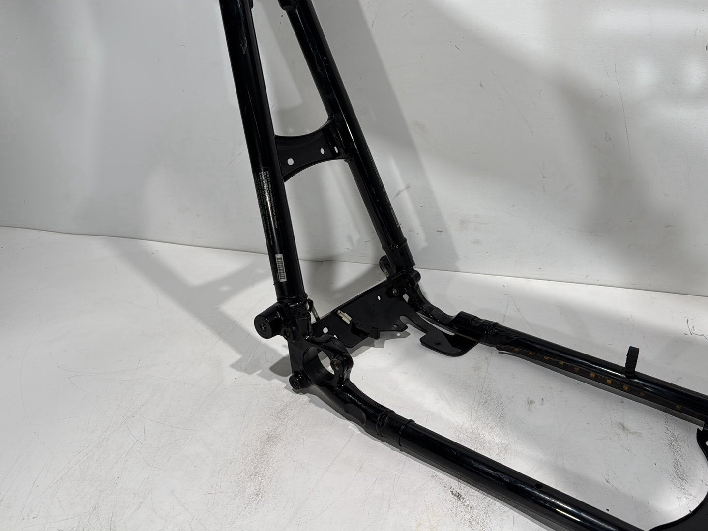 2008 - 2016 Harley-Davidson Touring Street Glide Body Main Frame Chassis SLVG  	47900-11BHP
