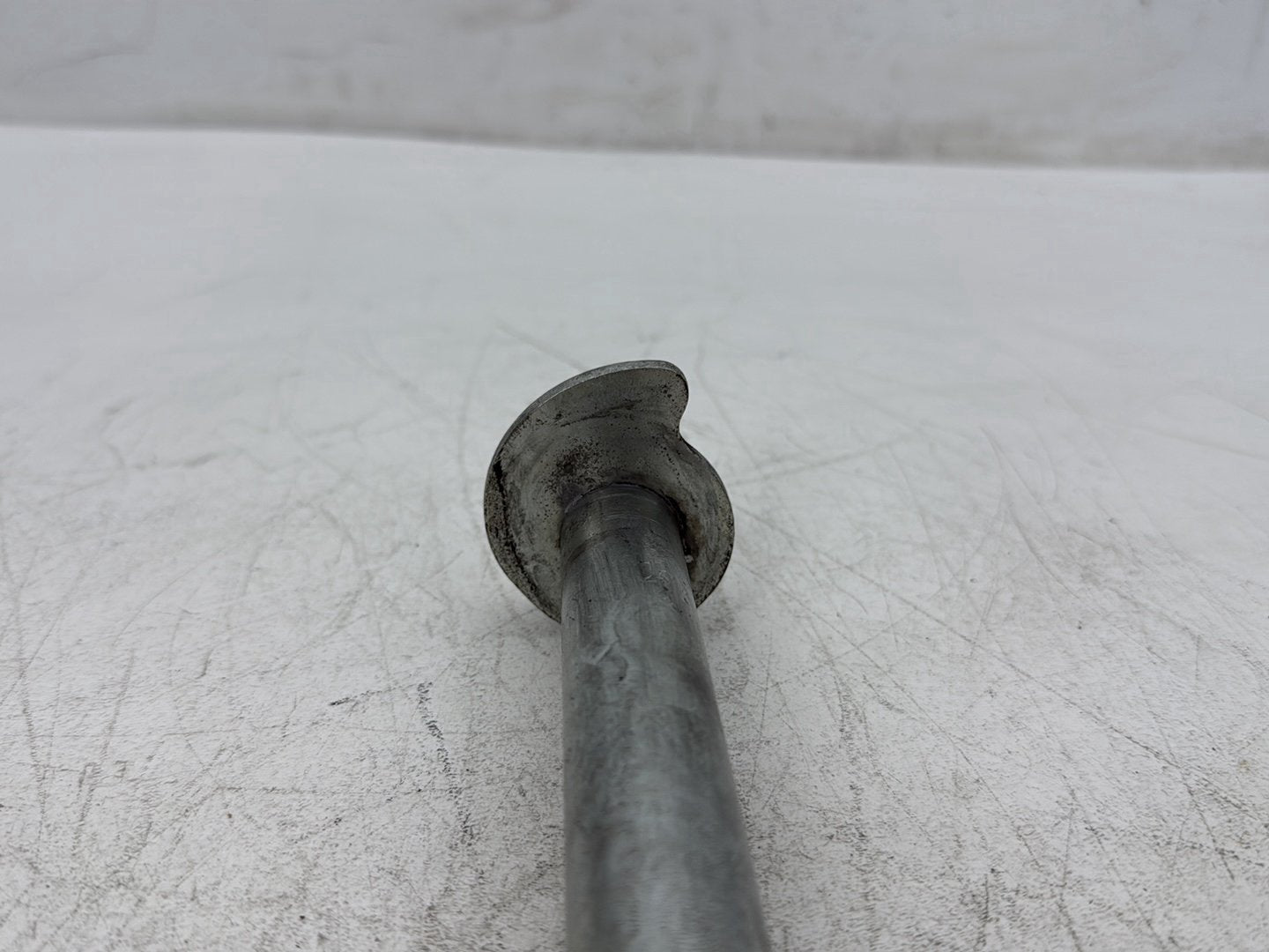 2005 Harley Electra Glide Touring Ultra FLHTCUI OEM Rear Wheel Axle Bolt Shaft