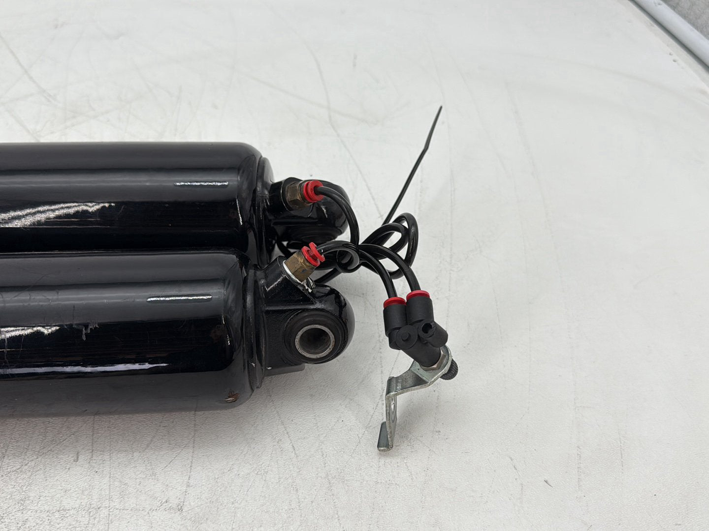 2010 Harley Street Glide Touring FLHX OEM Rear Left Right Shock Absorbers