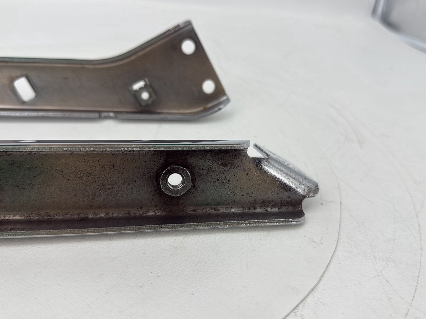 1999 - 2006 Harley-Davidson Touring CVO Screamin Eagle Road King Rear Left & Right Saddlebag Fender Support 90718-79C