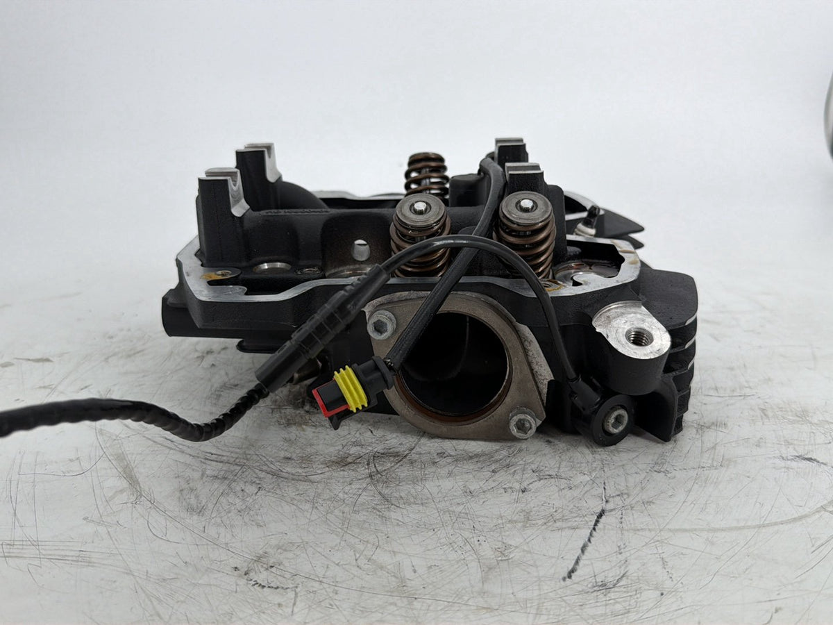 2017 Harley Touring FLHXS Street Glide OEM Rear Twin Cam Engine Cylinder Head