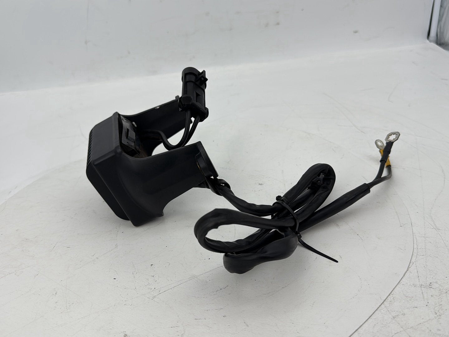 1999 - 2006 Harley-Davidson Touring CVO Screamin Eagle Road King Voltage Regulator Rectifier   	74505-02