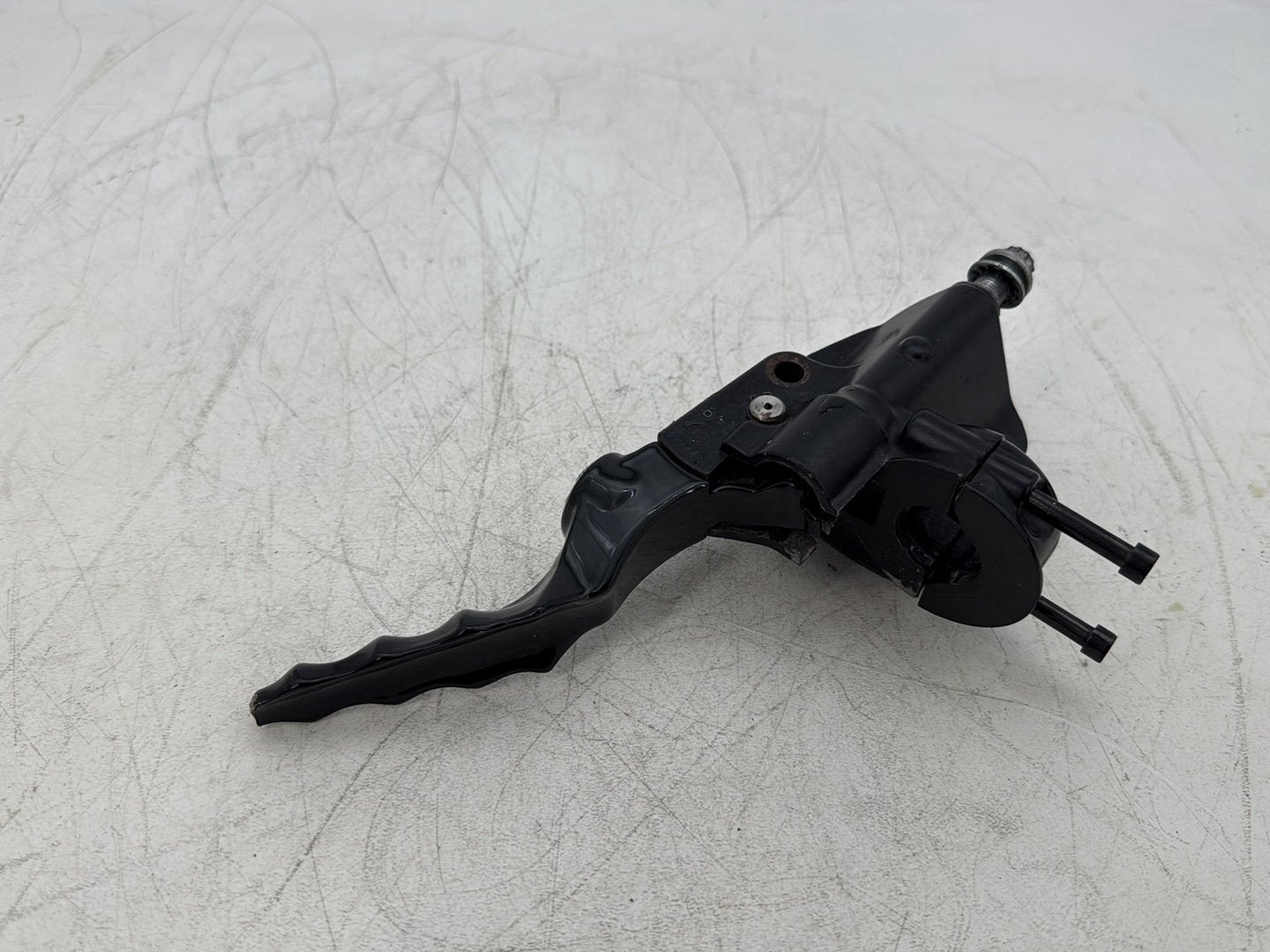 2011 Harley Softail FLSTFB Fat Boy OEM Front Right Brake Lever Master Cylinder