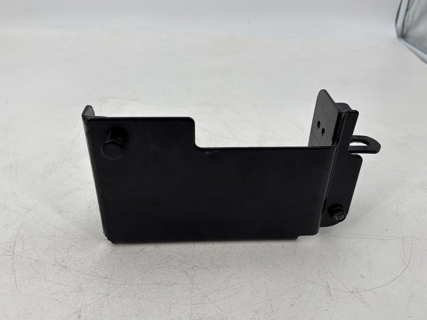 1999 - 2006 Harley-Davidson Dyna Super Glide Battery Tray Bracket Holder Carrier 47132-97B