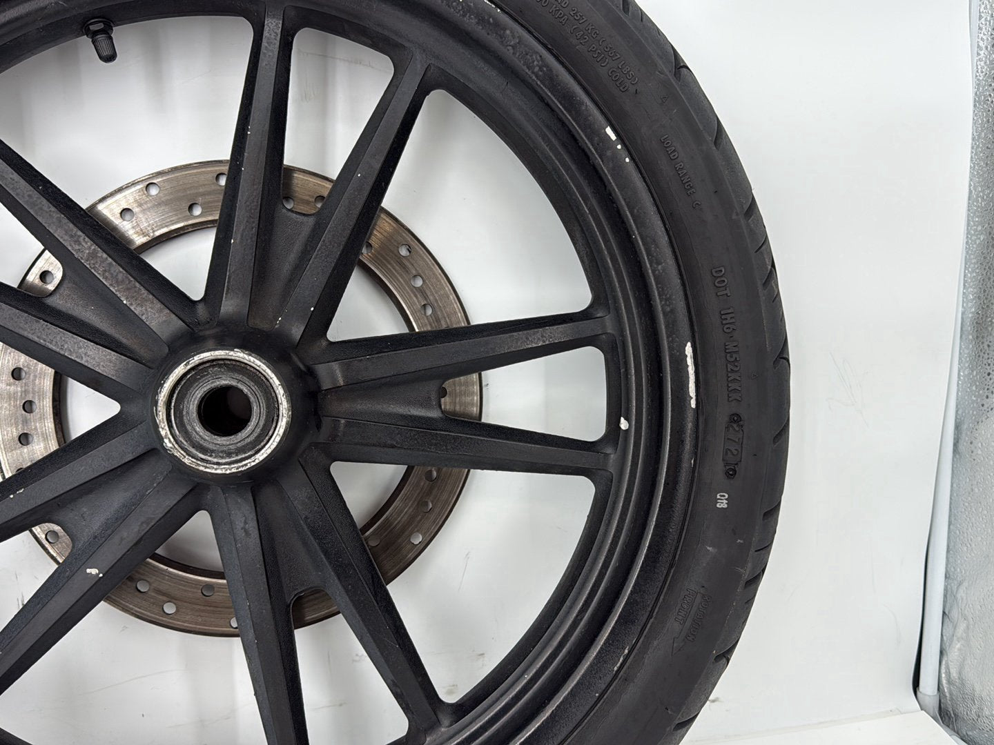 2007 - 2012 Harley-Davidson Dyna Super Glide Front Wheel Rim Tire  	40973-08