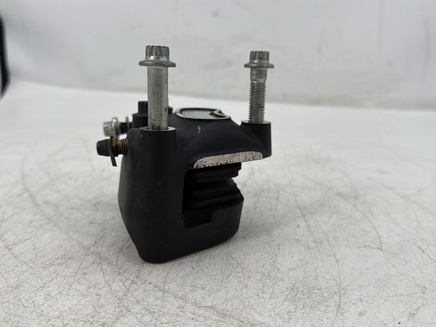 2005 Harley Electra Glide Touring Ultra FLHTCUI OEM Front Left 1 Brake Caliper