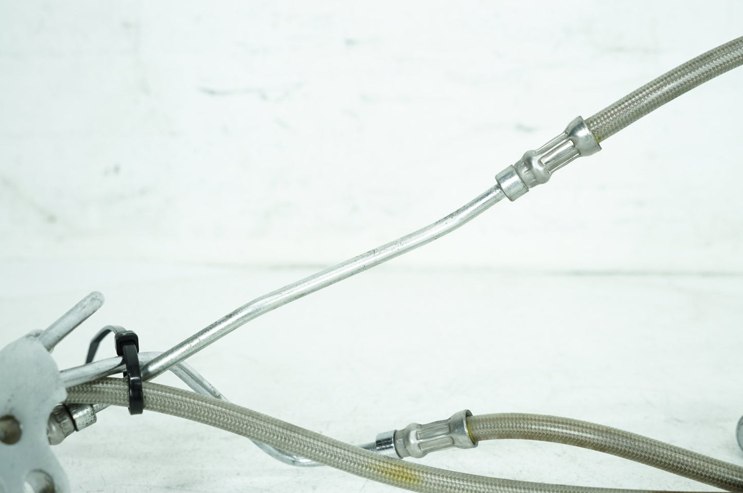 2007 - 2016 Harley-Davidson Touring CVO Electra Screamin Eagle Front Brake Hose Line Pipe ABS 42388-09