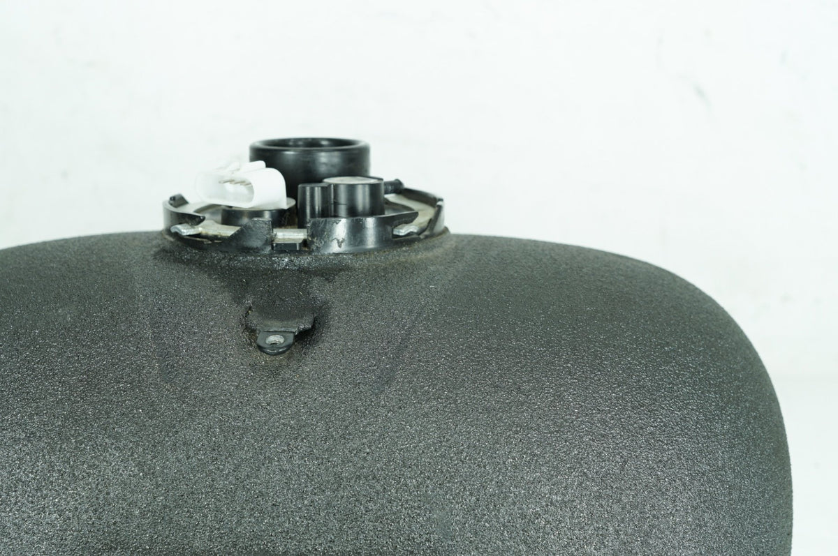 2013 Harley Touring FLHX Street Glide OEM Fuel Gas Tank Gasoline Reservoir
