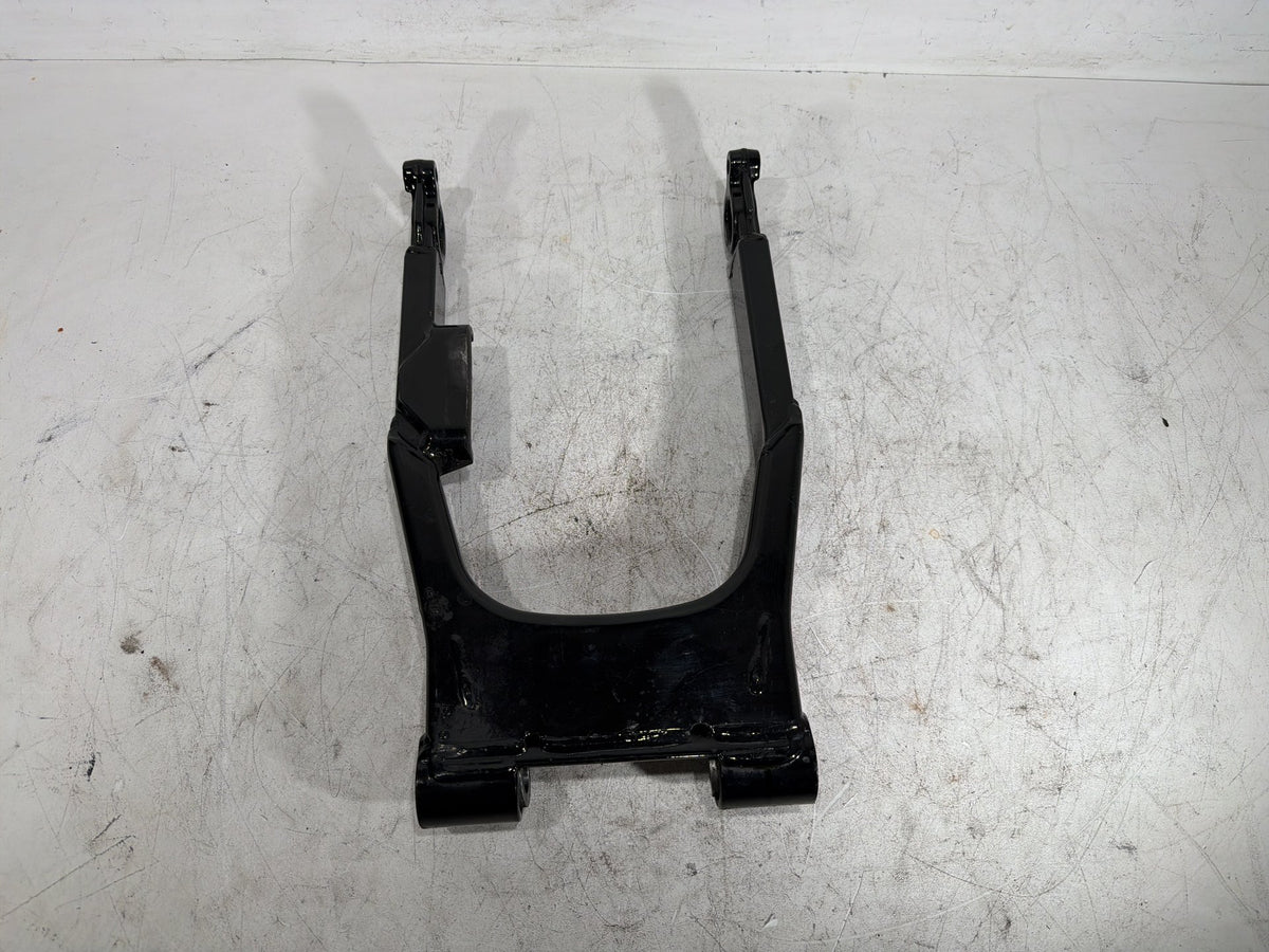 2004 Harley Electra Glide CVO Screamin Eagle OEM Rear Fork Swingarm Swing Arm