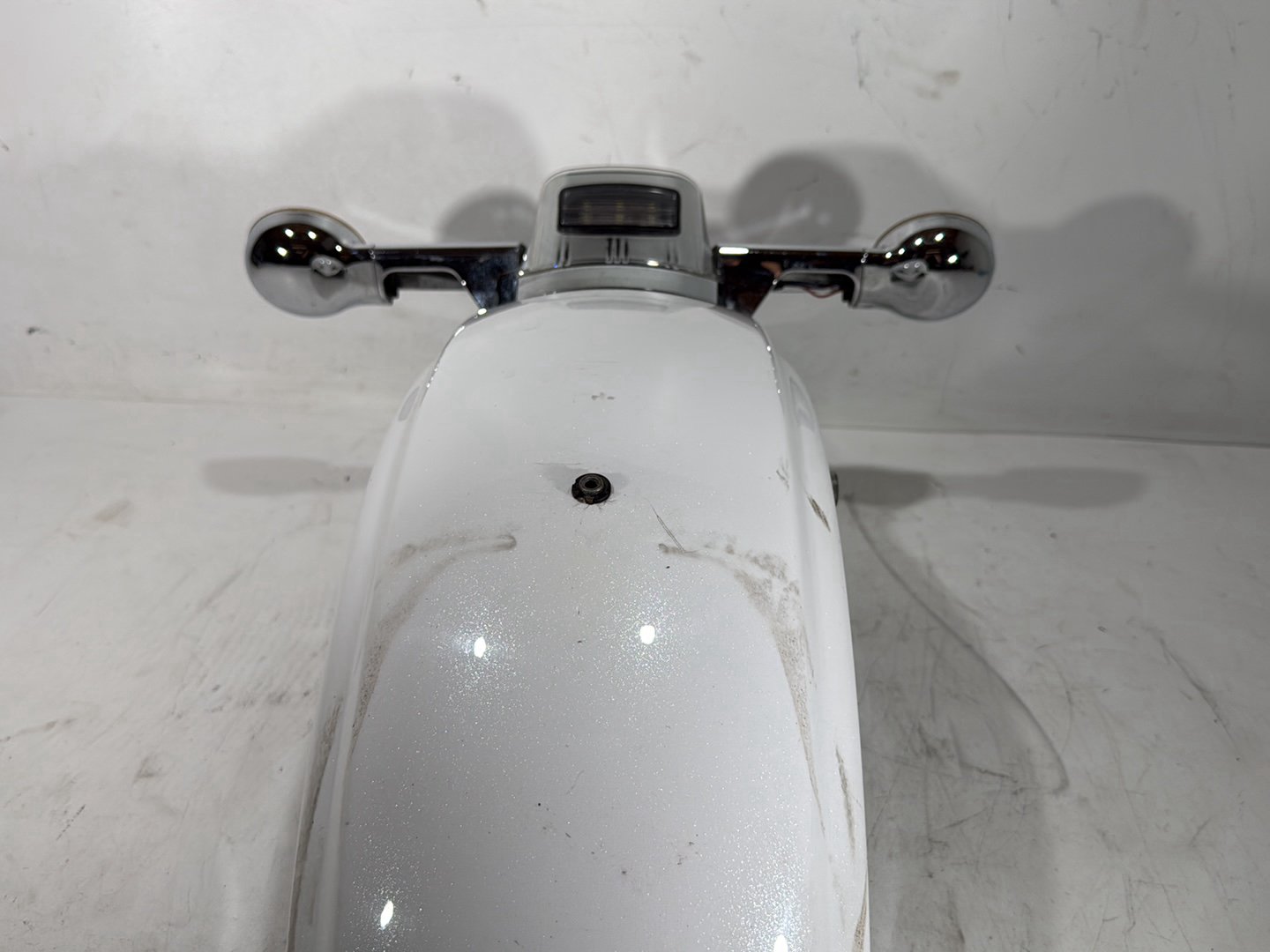 2013 Harley Electra Glide Touring Ultra FLHTCUI OEM Rear Wheel Fender & Turn Signals Bar