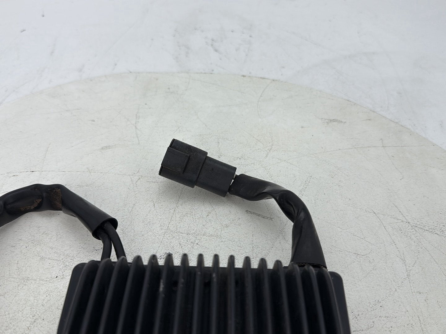 2006 Harley Dyna FXDWGI Wide Glide OEM Voltage Regulator Rectifier