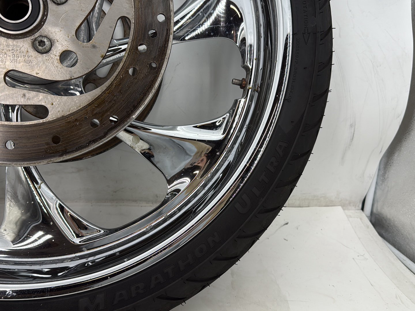 2005 Harley Road Glide Touring FLTRI OEM Front Wheel Rim Tire