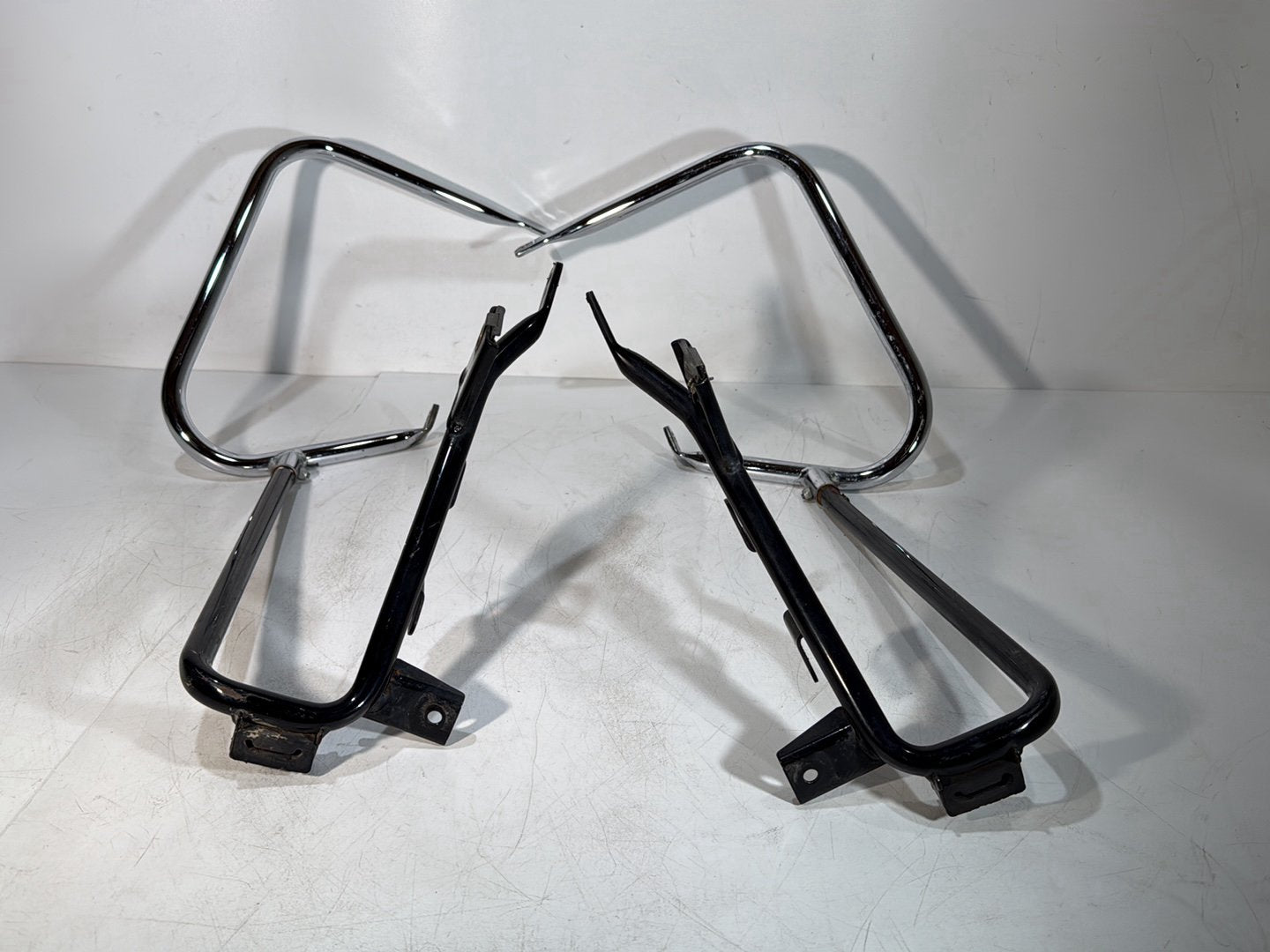 2008 - 2016 Harley-Davidson Touring Electra Glide Ultra Rear Left Right Saddlebag Guard Rails Bar 	49194-09A