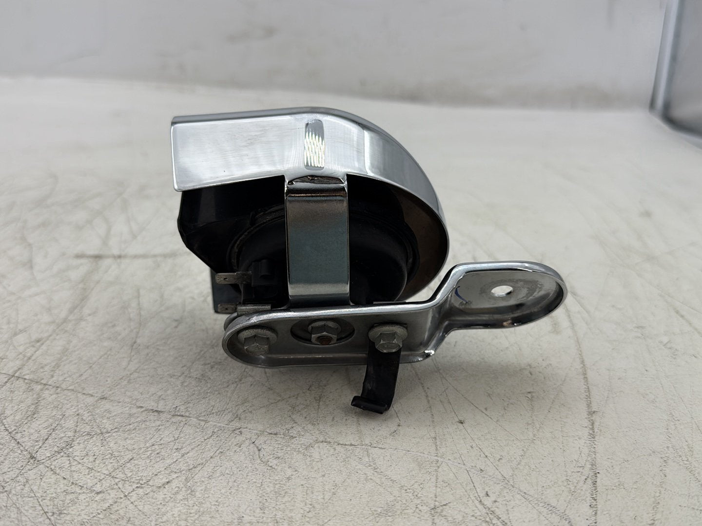 2012 Harley Street Glide Touring FLHX OEM Horn Signal Klaxon Chrome Cover