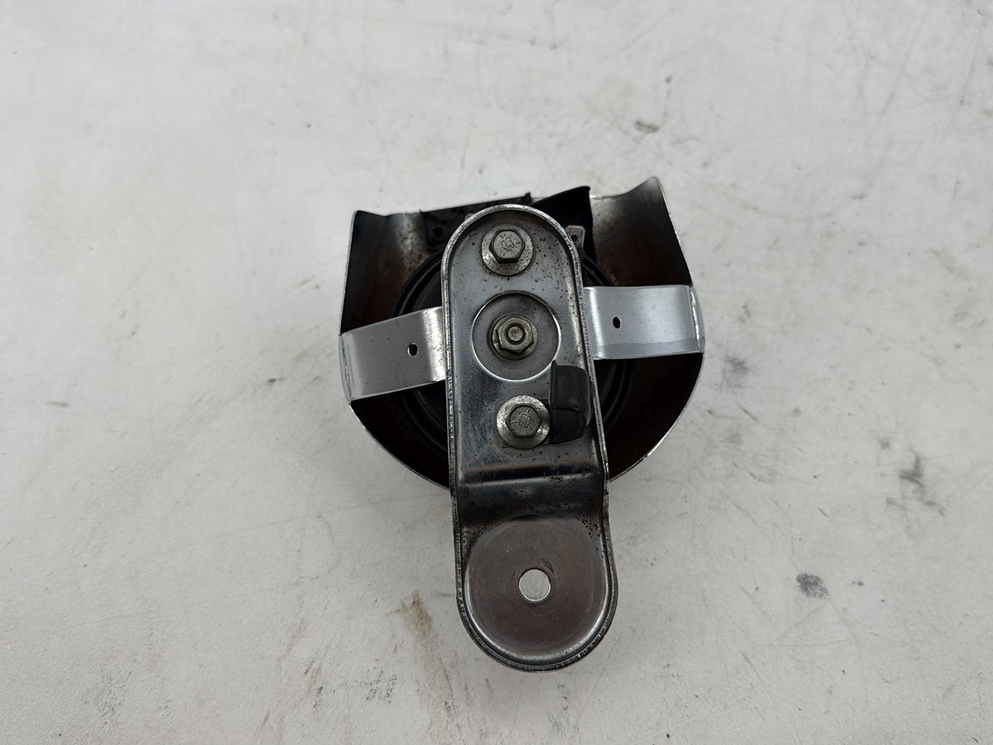 2002 Harley Heritage Softail Classic FLSTC OEM Horn Signal Klaxon Chrome Cover