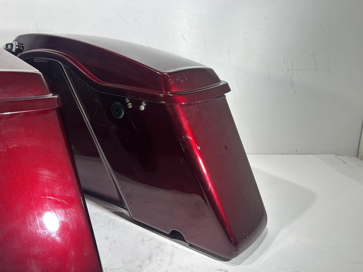 2014 Harley Street Glide OEM Left 1 Saddlebag Luggage NO Key SCRATCHED