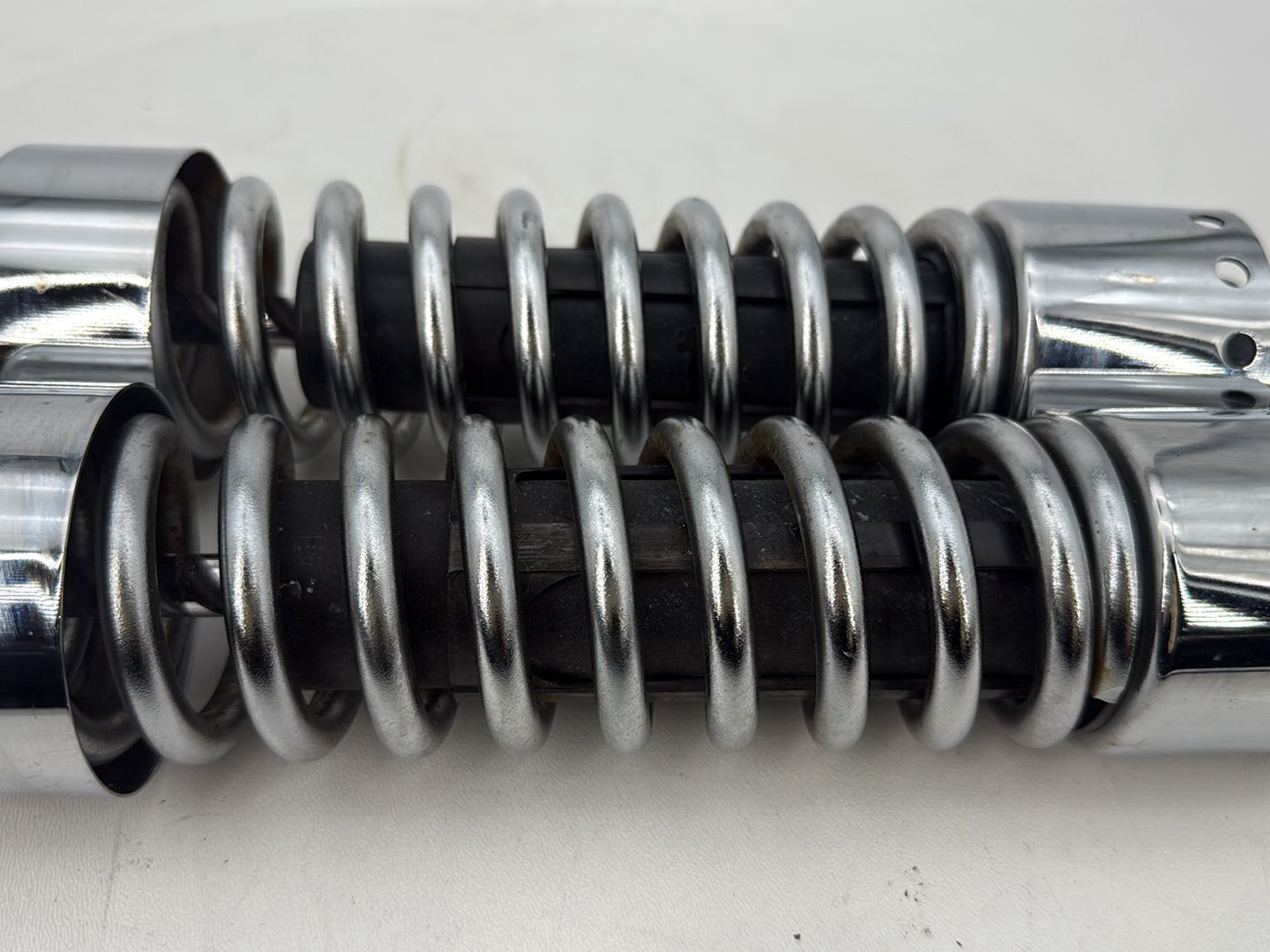 2007 - 2017 Harley-Davidson Dyna Wide Glide Rear Left Right Shock Absorbers 54615-01