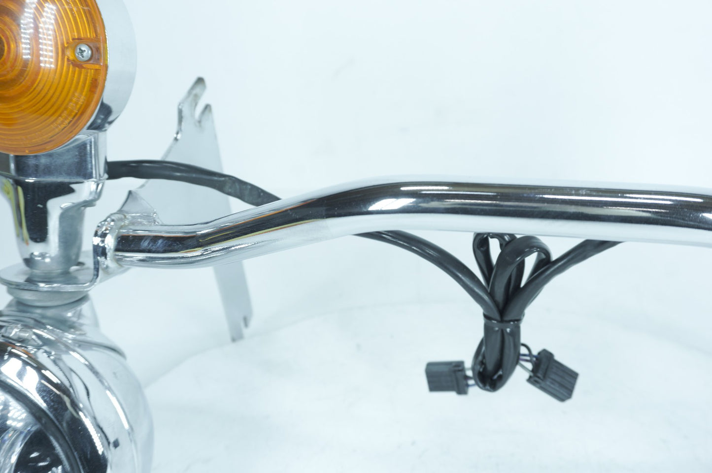 2007 - 2012 Harley-Davidson Touring Electra Glide Classic Front Turn Signal Indicators Aux Light Bar  	68712-94A