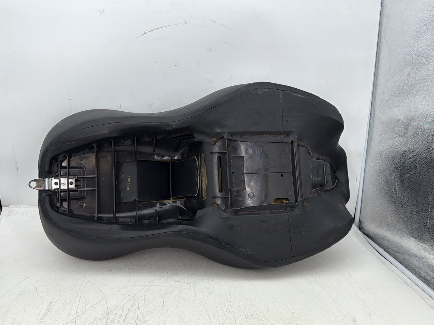 2012 Harley Street Glide Touring FLHX OEM Passenger Rider Driver Seat Saddle