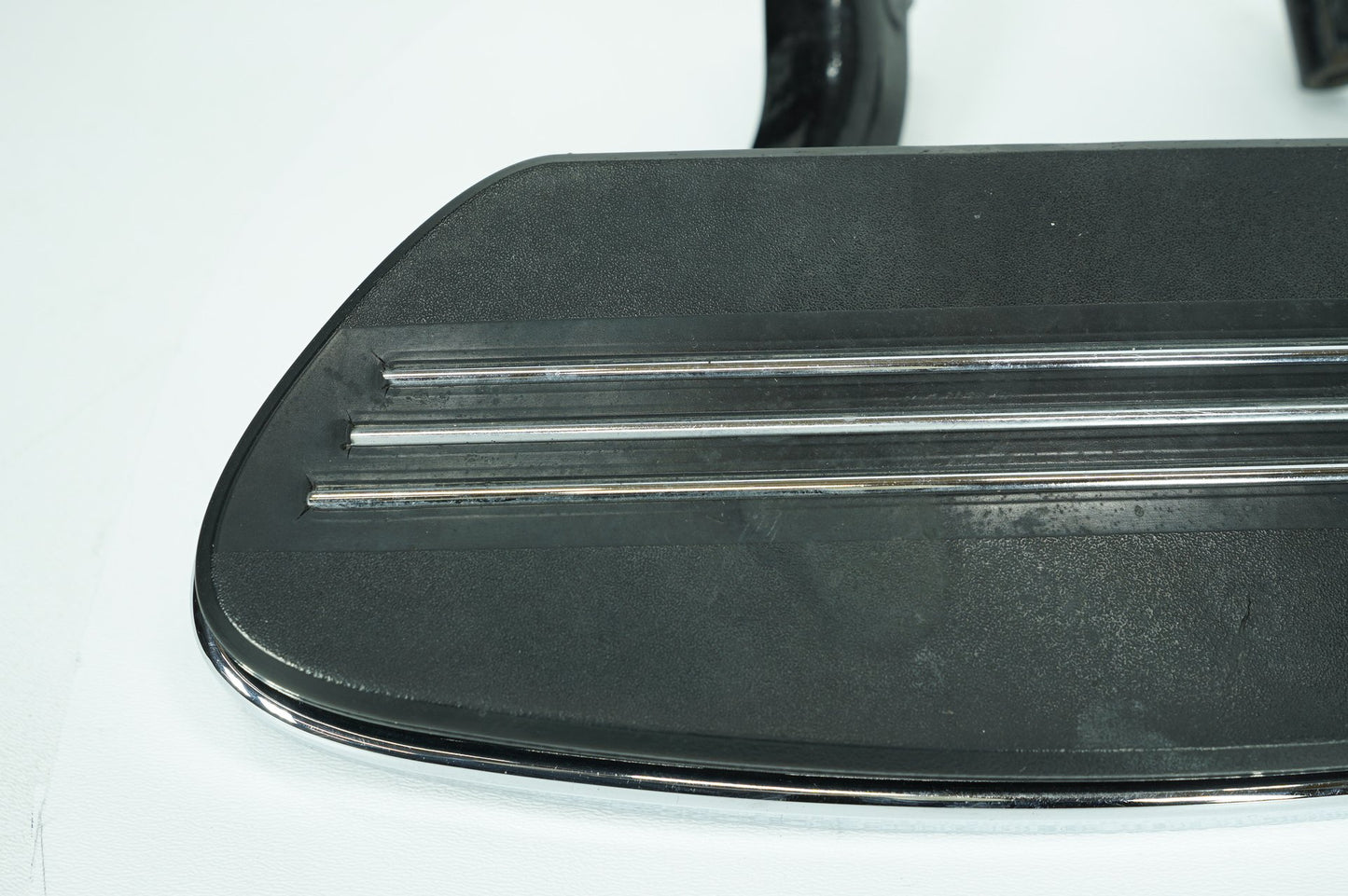 2007 - 2011 Harley-Davidson Touring Street Glide Left Right Driver Floorboard Foot Rest 50683-04