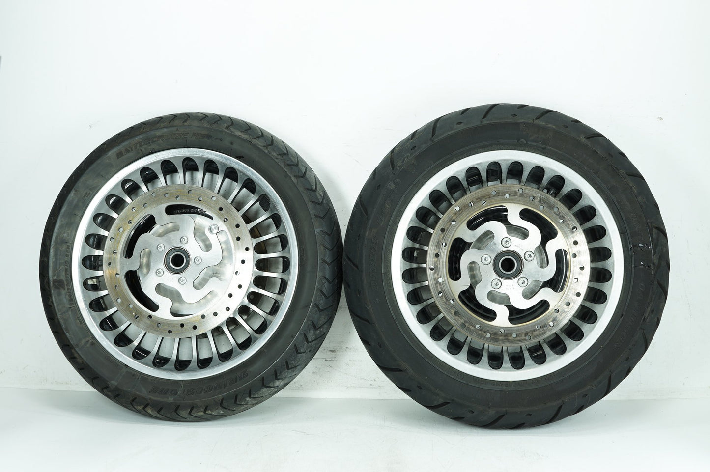 2008 - 2016 Harley-Davidson Touring Electra Glide Classic Front & Rear Wheel Rim Tire  	43402-09A