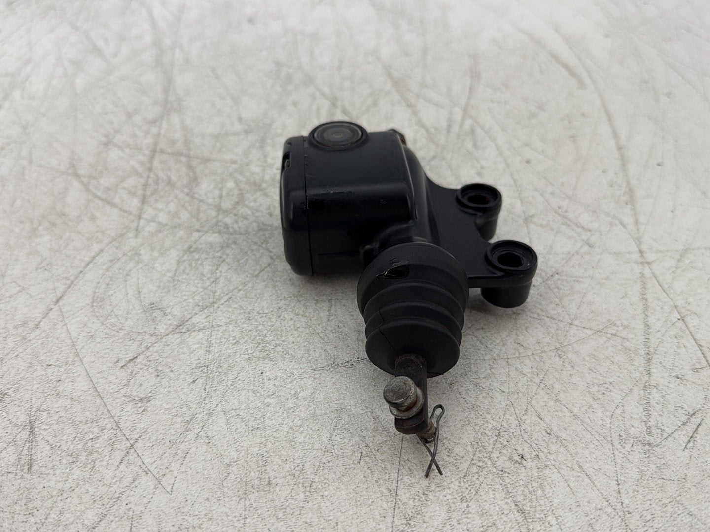 2011 Harley Street Glide Touring FLHX OEM Rear Brake Master Cylinder Reservoir