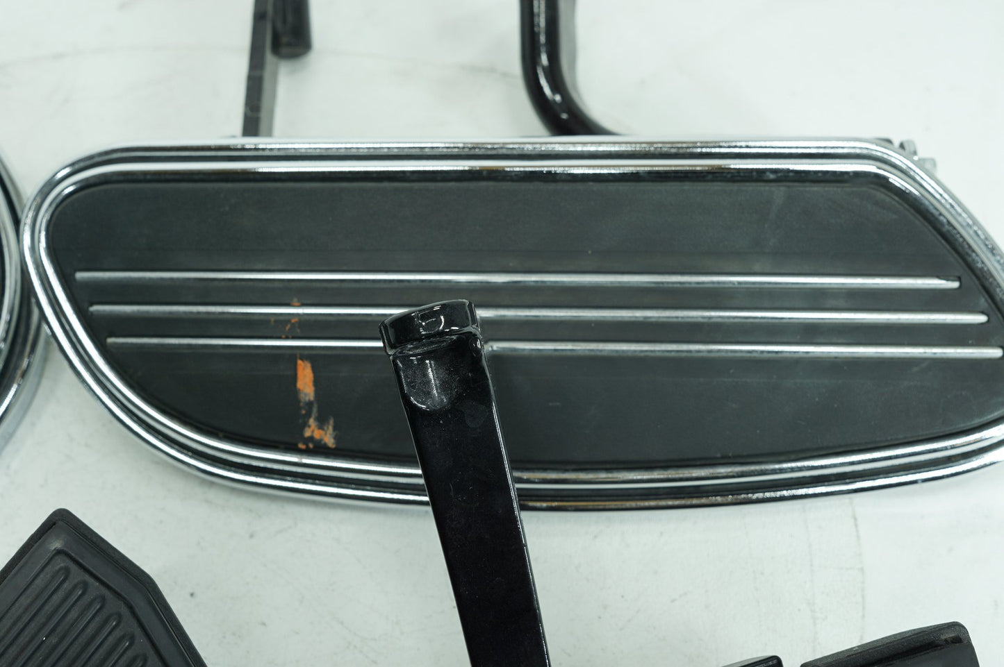 2007 - 2011 Harley-Davidson Touring Street Glide Left Right Driver & Pass Floorboard Foot Rest 50683-04