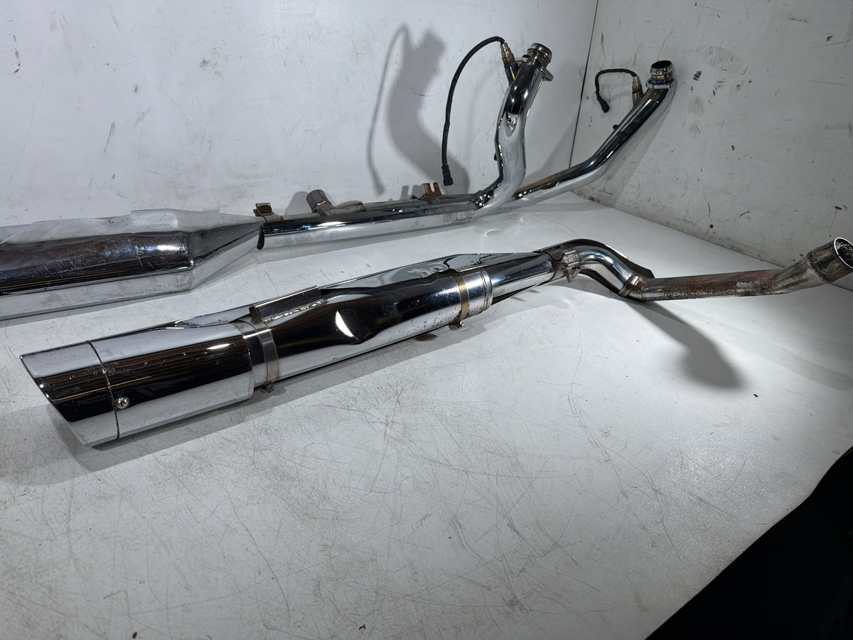 09 Harley Street Glide Touring Exhaust Header Pipes Muffler BENT SCRATCHED