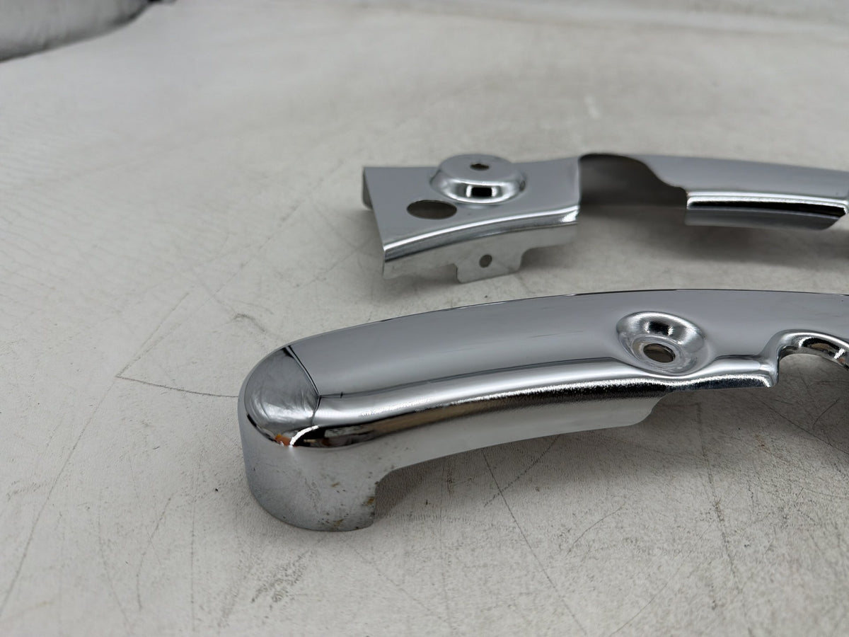 2010 Harley Electra Glide Touring Ultra OEM Rear Left Right Fender Struts Bracket