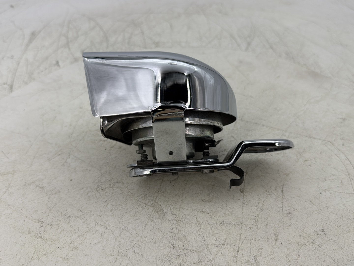1998 Harley Touring FLHTCUI Electra Glide Ultra OEM Horn Signal Klaxon Chrome Cover