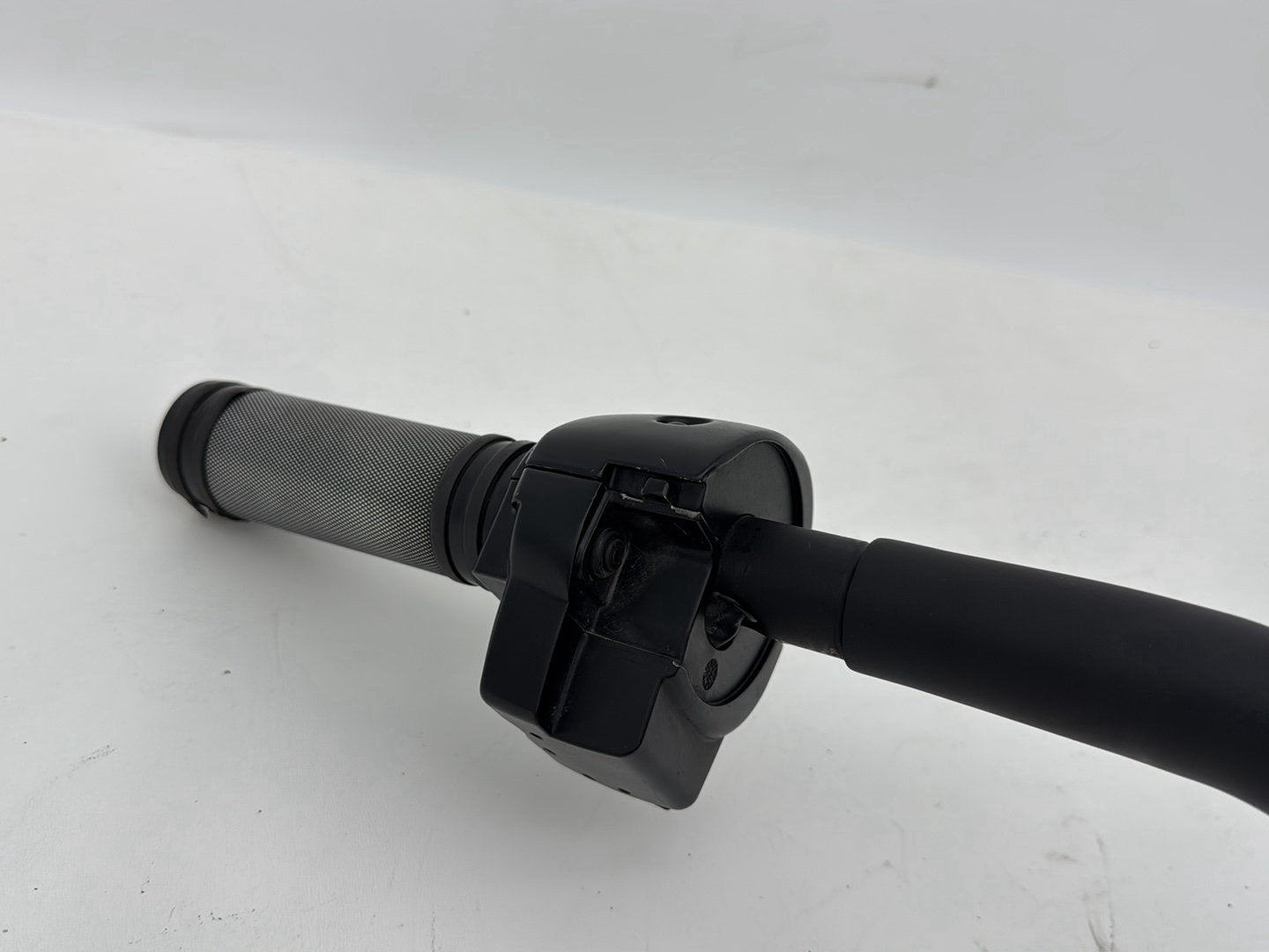 2007 - 2012 Harley-Davidson Touring Road Glide Handlebars Left Right Switches Controls 	71567-96